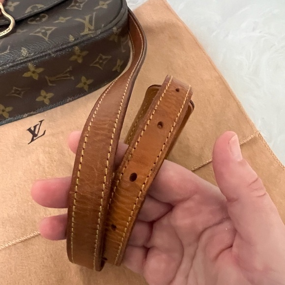 SOLD Louis Vuitton Vintage Saint Cloud Shoulder and Crossbody Style Purse - Picture 7 of 11